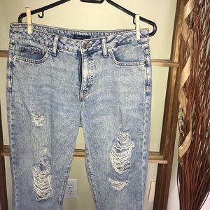 🔆Tommy Hilfiger Ripped Jeans size 10